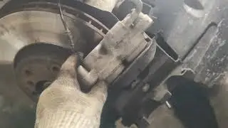 Замена передних колодок на BMW X6 E71