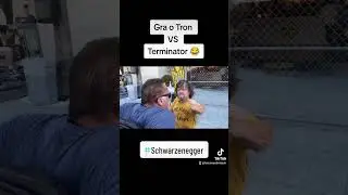 Szwarcu dostaje w ciry xD
