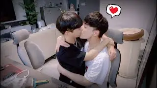 Annoying My Boyfriend With Kisses While He Is Playing Games