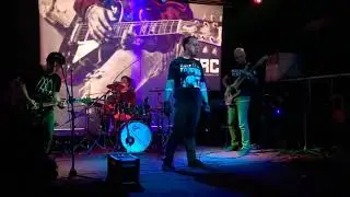 Bongwakers - Swinging at HRC