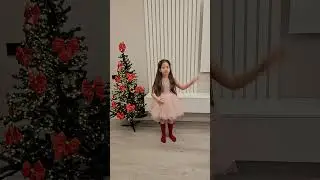 Кружится метелица#newchannel #regina #shortsvideo #танцы #newyear #праздник