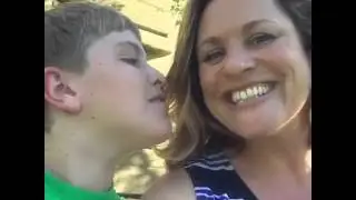 Kisses for mommy 2016
