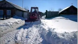 Чистка снега на юмз c передней лопатой