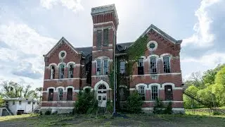 Exploring a Crumbling Abandoned Victorian Age Schoolhouse