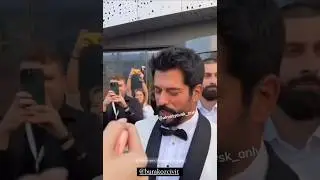 ♥️Бурак Озчивит вышел к публике Альметьевска и уже сделал селфи с фанатками 😌Кто тоже дождался его?