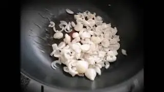 Омлет с лучком, грибочками и сыром