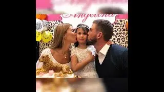Вика Боня и Алекс Смурфит отмечают День Рождения дочери Ангелины