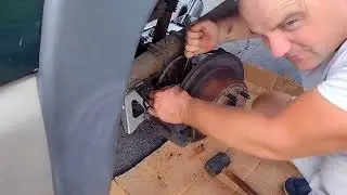 Amateur mechanic vs rear brake job on 2003 GMC SIERRA 1500 5.3L EXT. CAB 4X4.