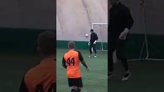 Когда в душе ты нападающий 🤩, а тренер ставит тебя в рамку 🥅