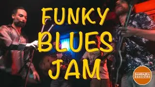 Amazing vocalist going crazy at Funky blues jam in Istanbul