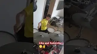 Kid drumming to Riptide 