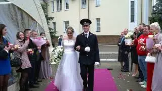 Сын ведет Маму на регистрацию
