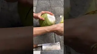 Любишь кокосы пить, люби и открывать 😁