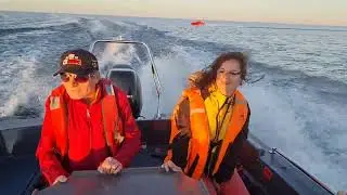 BoatParty закат Fortis 740