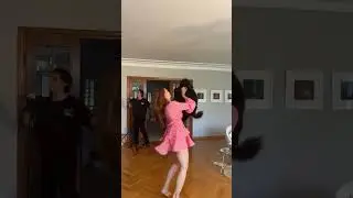 Burcu Özberk evindeki çekim hazırlıklarını dans ederek bekliyor