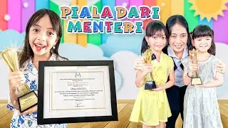LEIKA RECIEVES A TROPHY FROM THE INDONESIAN MINISTER WITH OTHER YOUTUBERS 🥰 FUNNY KIDS VIDEO