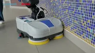 Faip - Lindhaus LW44 52 - pulizia zona piscina - cleaning of the swimming pool area