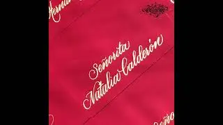 Sobres para eventos especiales en caligrafía profesional