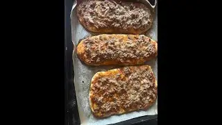 PIZZA CON TONNO E CIPOLLE