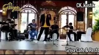CK_kustik at Griya Cafe & Resto Trawas