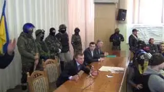 ПРАВЫЙ СЕКТОР НА СЕССИИ В ВАСИЛЬКОВЕ.  РЕГИОНАЛЫ ОТКАЗАЛИСЬ ПЕТЬ ГИМН УКРАИНЫ???