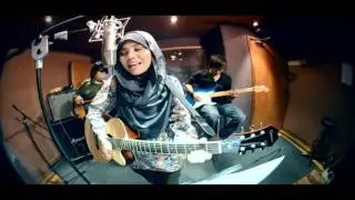 Najwa Latif - Cinta Muka Buku (Official Music Video) | 