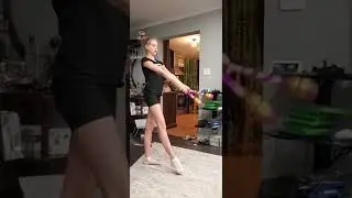 Rhythmic gymnastics training at home(2)