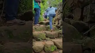 අපේම රටේ සමහර දූ දුරුවන් විඳින දුෂ්කරතාවන් දැක්කම හිතෙනවා අපිට මොනාද අඩු කියලා.