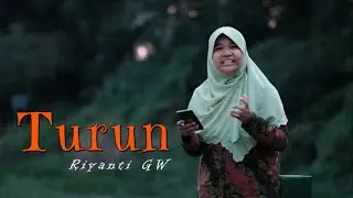 TURUN - Puisi Tolak Kenaikan Harga BBM Versi Emak-Emak
