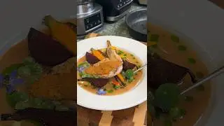 Курка сюпрем, глазуровані коренеплоди. 