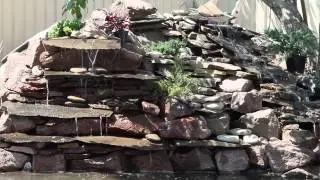 Садовый водопад с ручейком