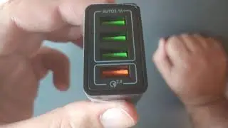 Распаковка зарядного устройства с четырьмя usb выходами с поддержкой quick charge 3.0