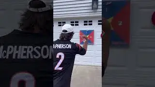 The Accuracy is so Satisfying! (Card Throwing) 