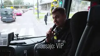 Tomas yökylässä Savonlinjan bussissa