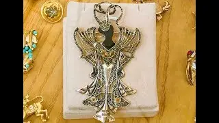 Beauty! Lots of jewelry. Gold Silver Flea market Antiques Vintage China 2019