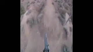 это видео про крутого мотоциклиста (полная жесть!)