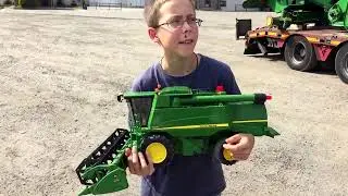 Игрушки Bruder Комбайн John Deere Обзор и игра. Спецтехника для детей. Bruder toys. Юра и Nick Turbo