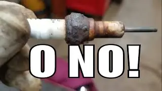 What a cars engine sounds like with no Spark Plug 
