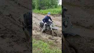На трицикле через жижу)