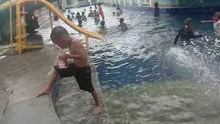 UPIN DAN IPIN MANDI KOLAM MDI MUSIM PANAS EPS III