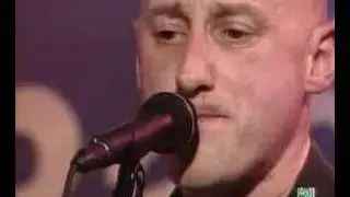 Los Ilegales - Ella saltó por la ventana