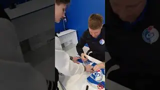 мы болеем за Факел: автограф - сессия с Александром Беленовым и Виталием Гудиевым
