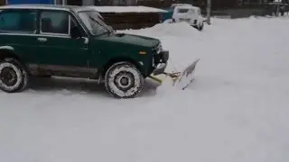 Снегоотвал на Ниву