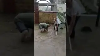 Çayırova Fatih caddesi bastıran yağmur ve zarar gören işyerini su basan Bu ne haldir?Halk zararda!