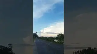 নীল আকাশে যখন সাদা মেঘের ভেলা ভেসে চলে তখন সেই দৃশ্য সত্যিই লাগে অনির্বচনীয়।
