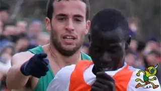 Iván Fernandez Anaya en el cross de navarra de Burlada y Mutai de Kenia. Gesto Deportivo Fair Play