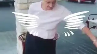 Бабуля жжет
