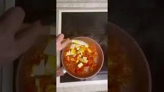 Жареный адыгейский сыр с помидорами