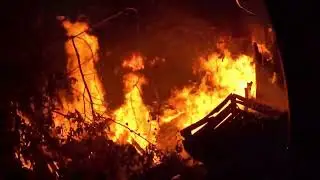 В Ленинском районе Астрахани тушили пожар в 400 «квадратов»