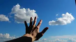 Пытаюсь поймать облако, пока на фоне стреляют...